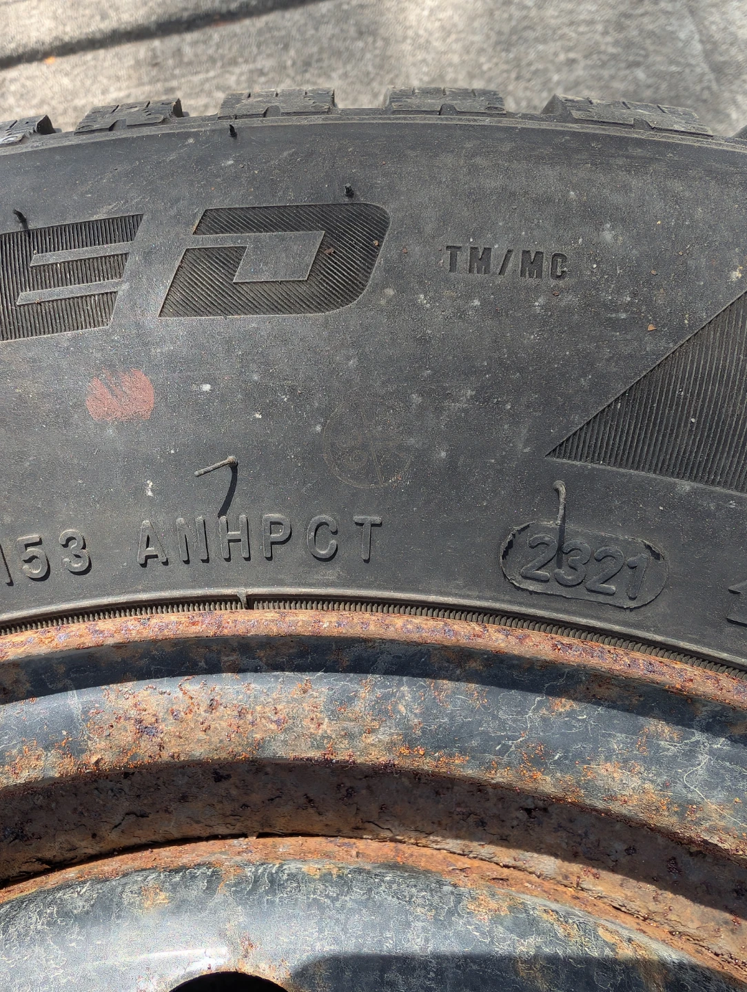 4 x 195/65R15 Winter Tires with Rims - photo 4