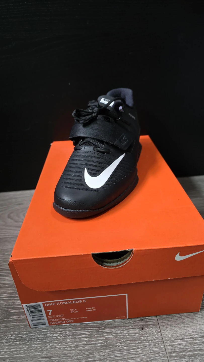 BNIB Nike Romaleos 3 Weightlifting Shoes