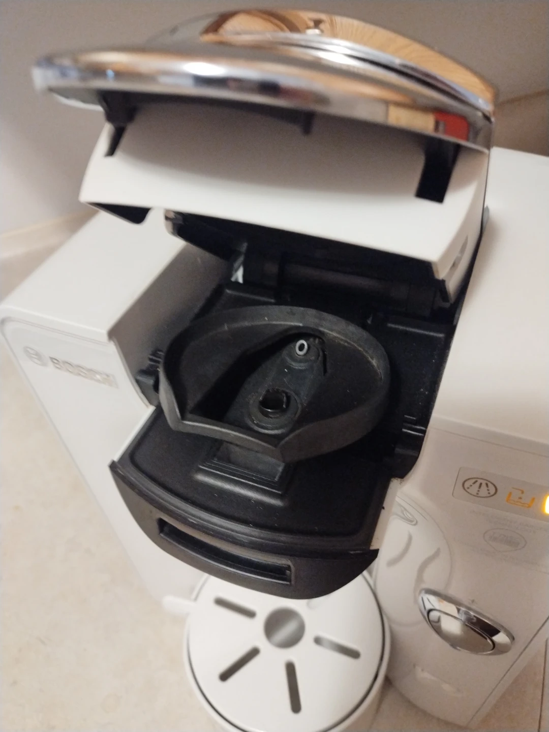 Bosch Tassimo Coffee Machine - photo 5