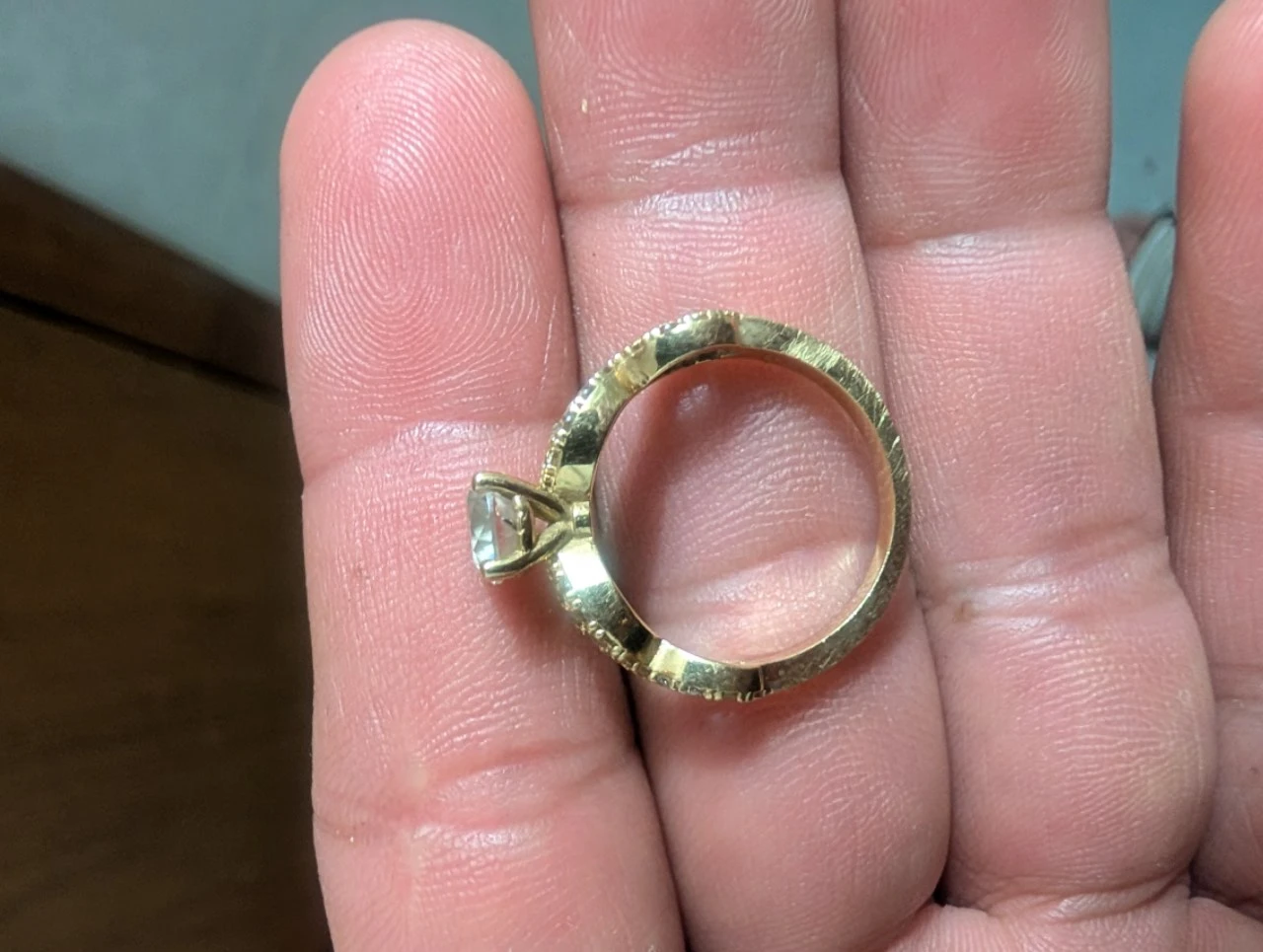 Gold diamond engagement ring - photo 2