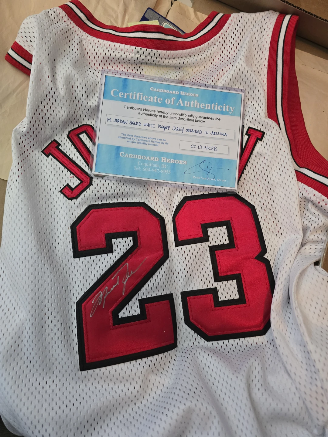 Michael Jordan Signed Chicago Bulls Jersey - photo 2