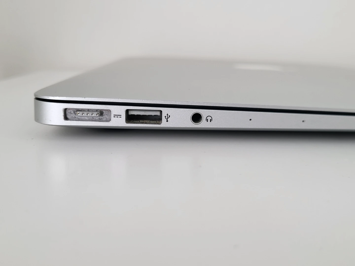 MacBook Air (2015, 13 inch) - photo 3
