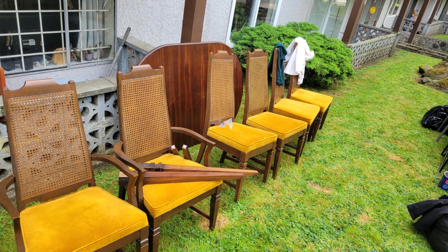 Vintage Dining Table and 6 Chairs Set