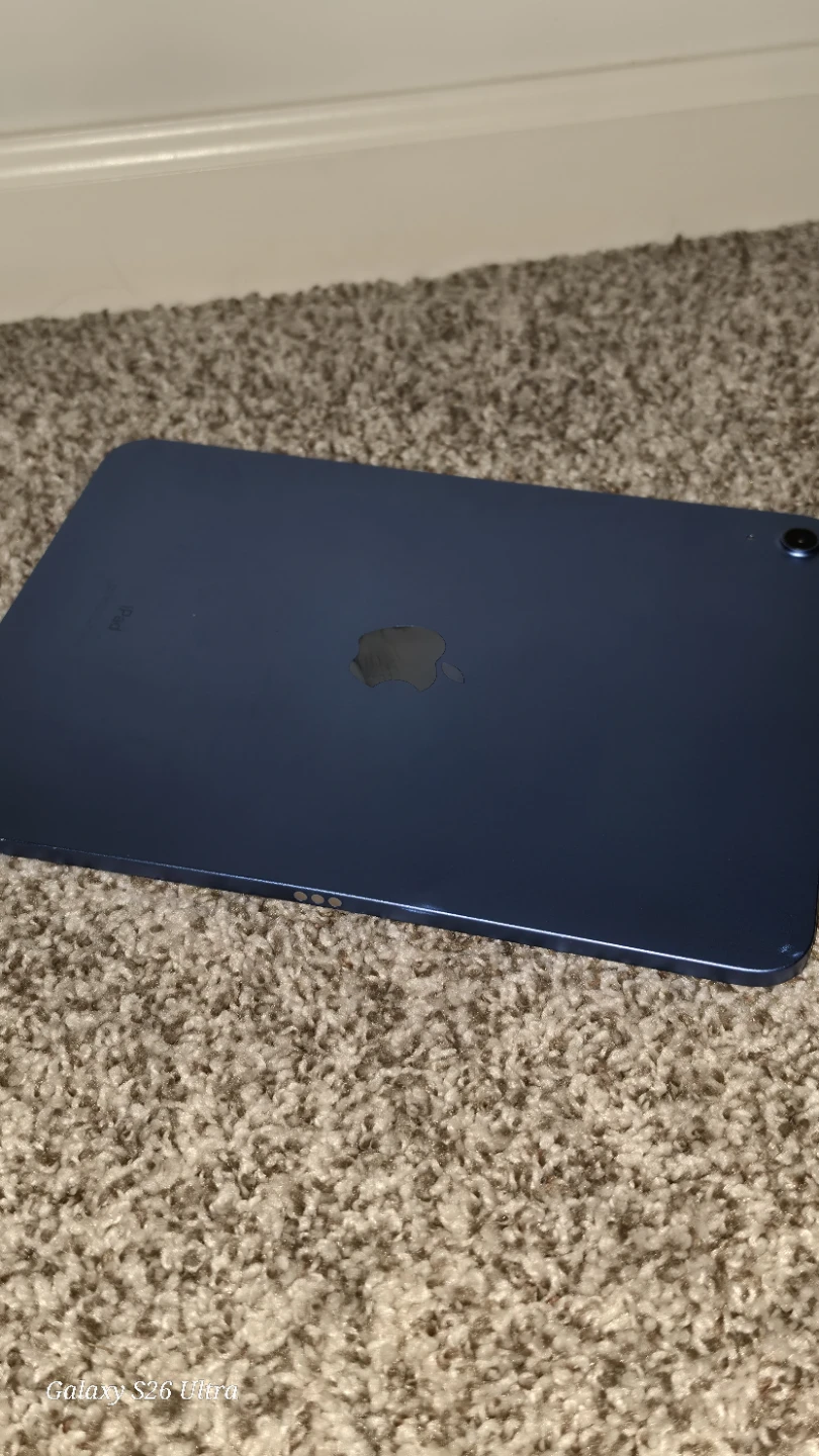 TRADE ONLY: Blue iPad 10th Gen (64GB) - iPadOS 26