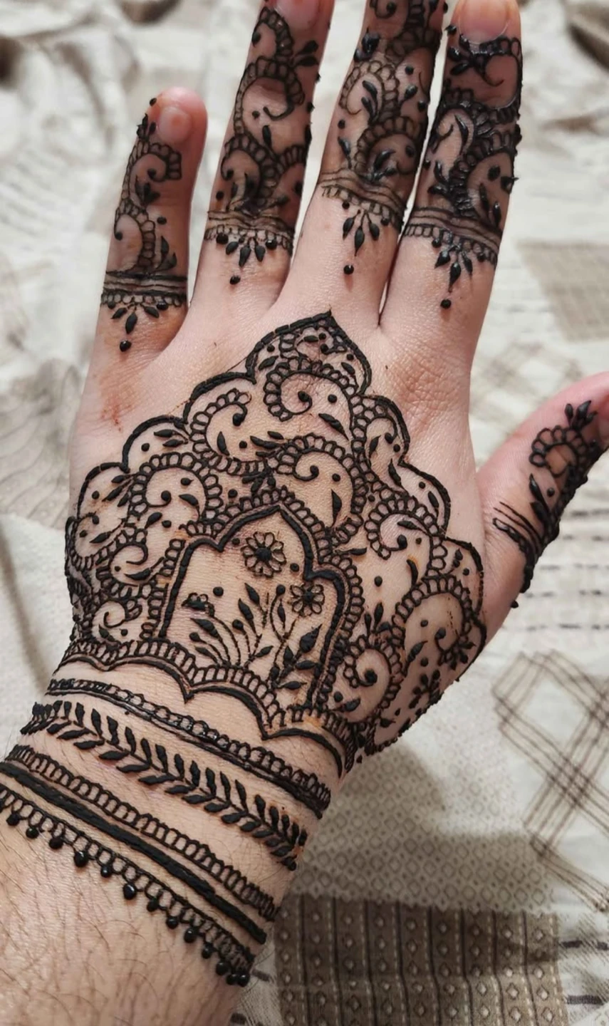 Henna Artist - photo 3