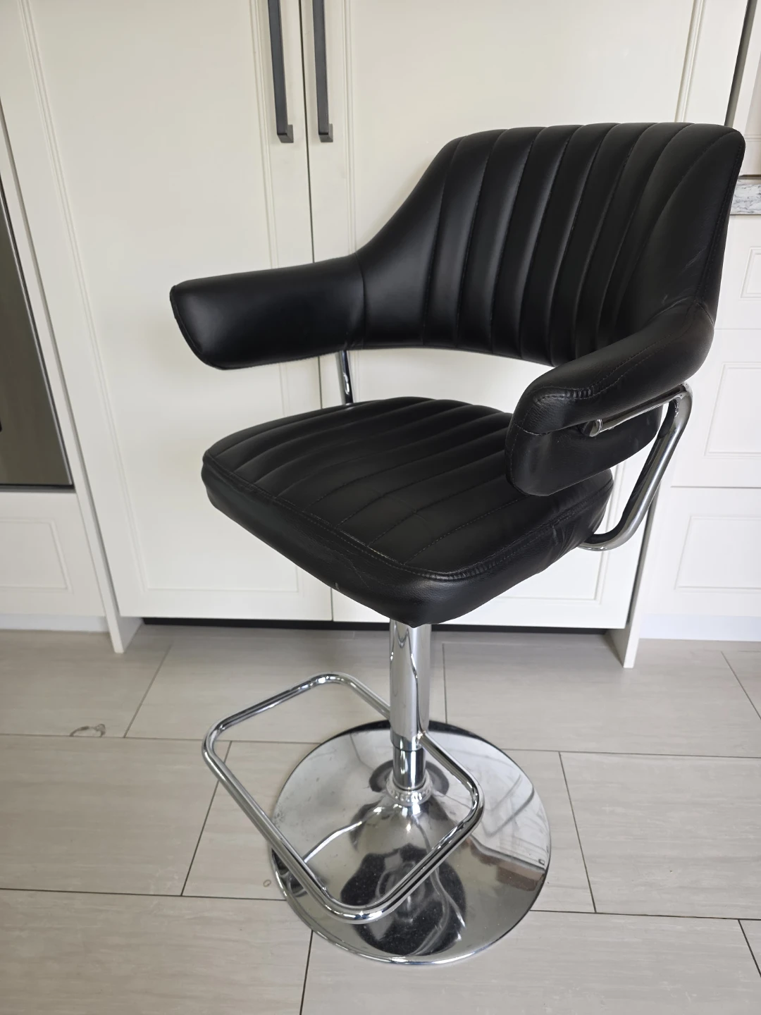Black Faux Leather Adjustable Bar Stool (set of 4) - photo 5