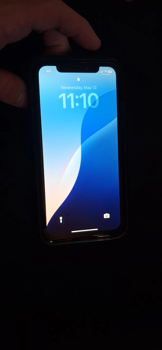 iPhone XR - Cracked Back Glass