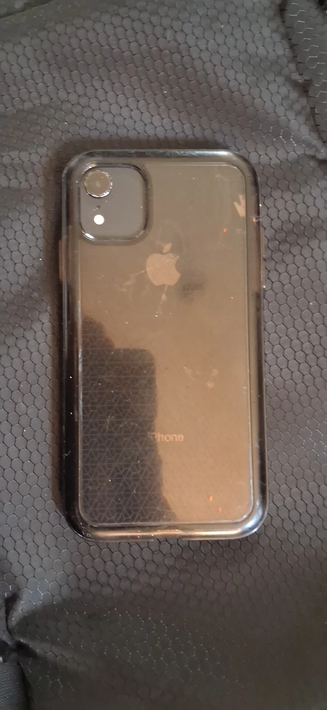 iPhone XR - Cracked Back Glass - photo 3