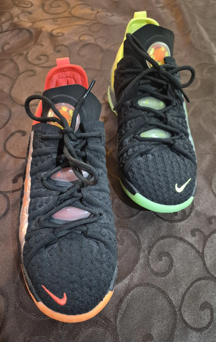 Nike LeBron 18 TD – Multi-Colour Basketball Shoes Size 5Y - photo 2