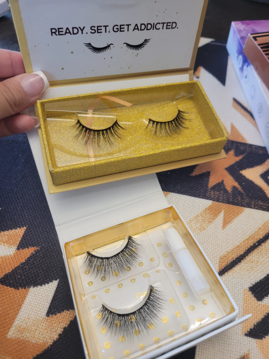 LASHarholic Luxury Lashes Set with Glue