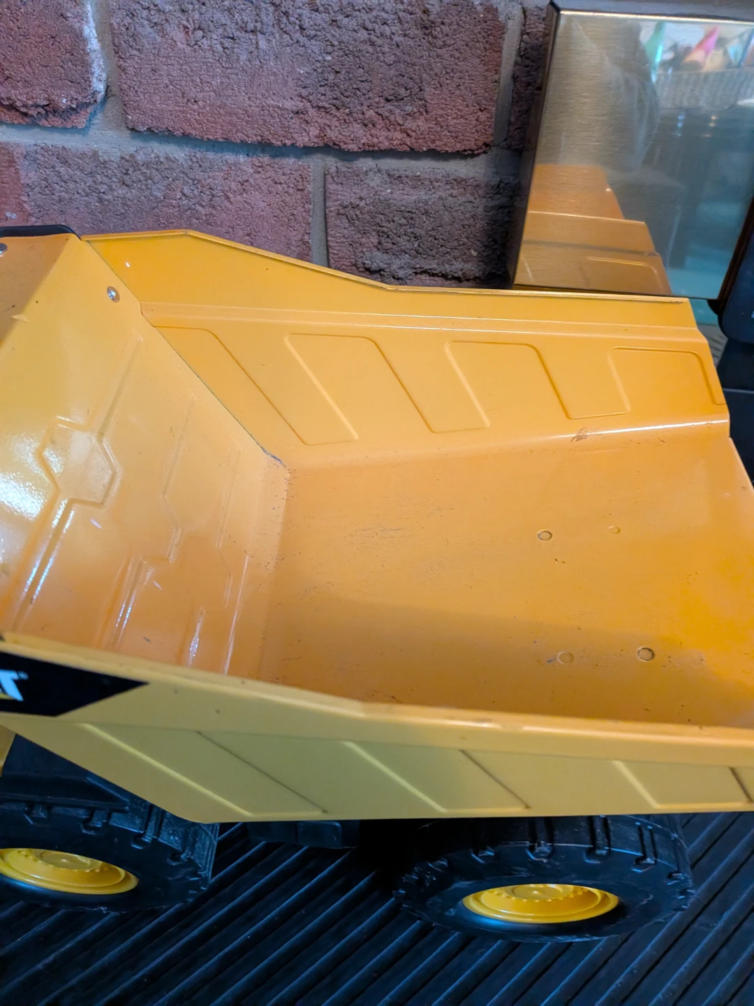 CAT Yellow Dump Truck Toy - photo 4