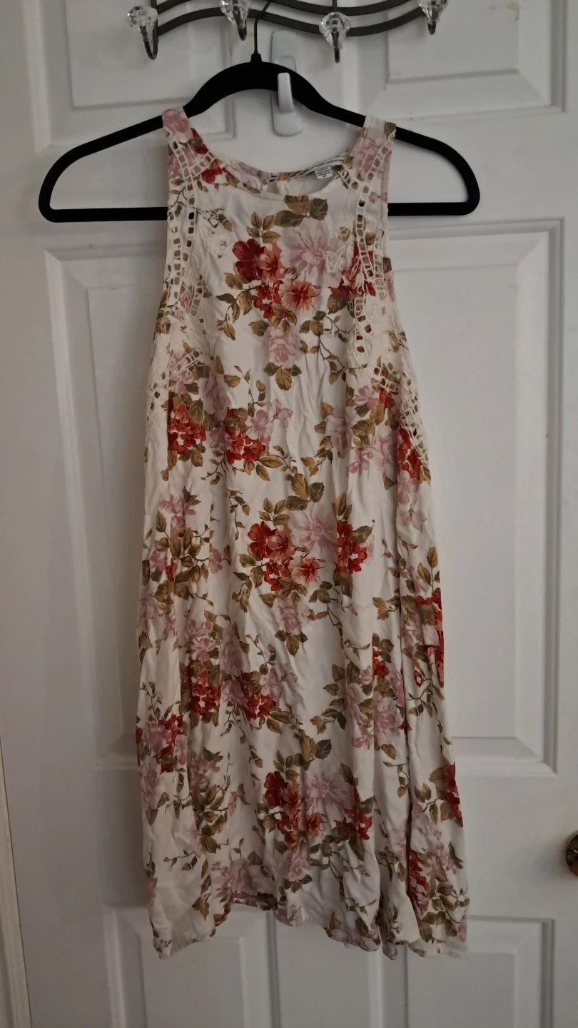 American Eagle Outfitters Floral Lace-Up Dress - M