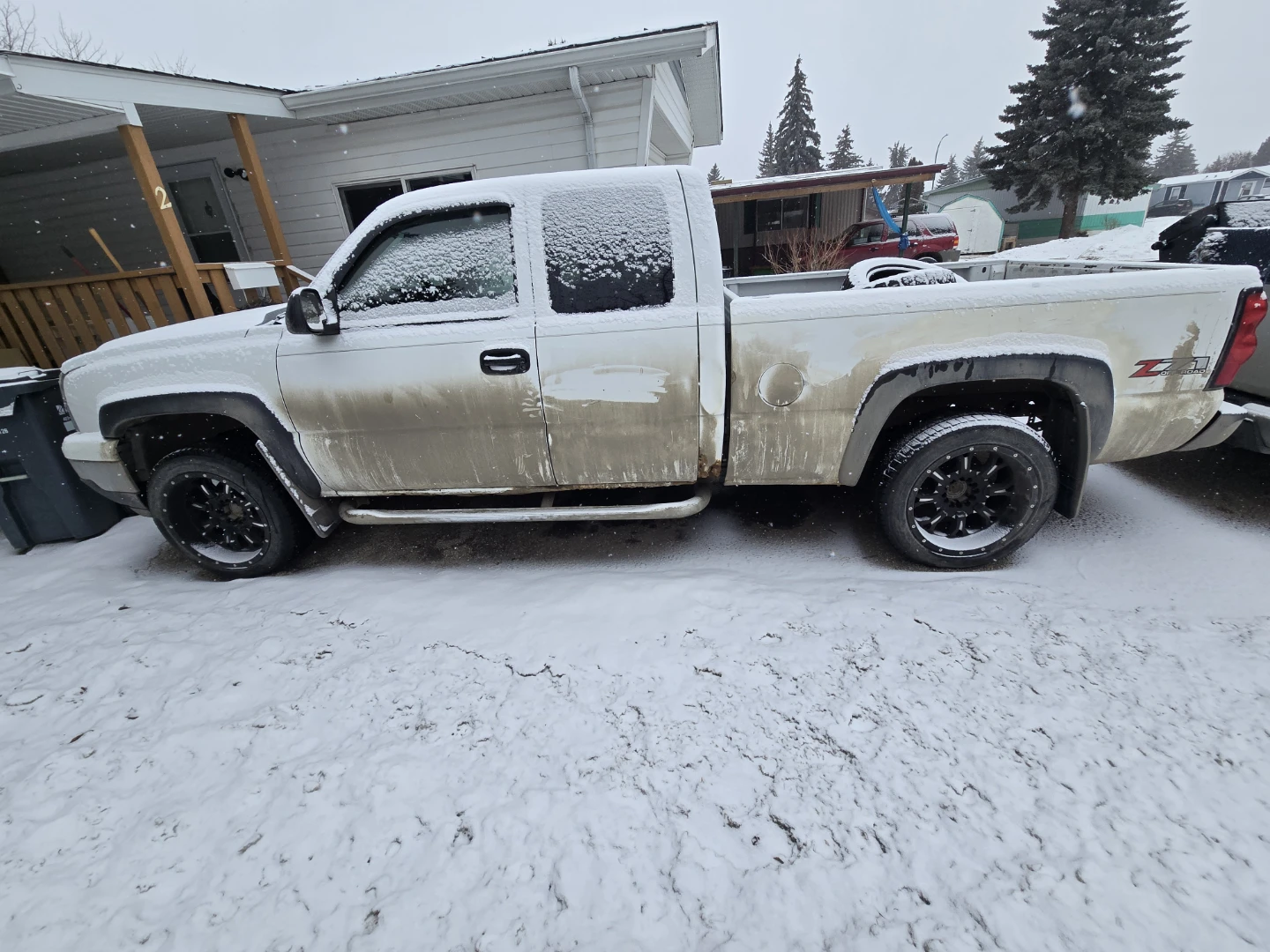 White 4x4 chevy Silverado 1500 - photo 2