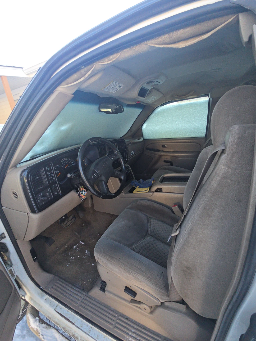 White 4x4 chevy Silverado 1500 - photo 4