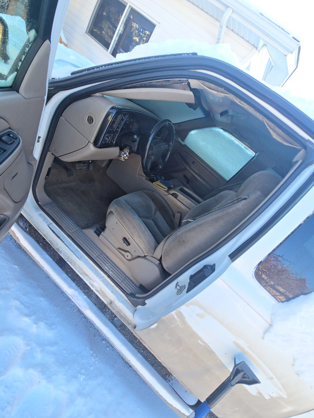White 4x4 chevy Silverado 1500 - photo 5