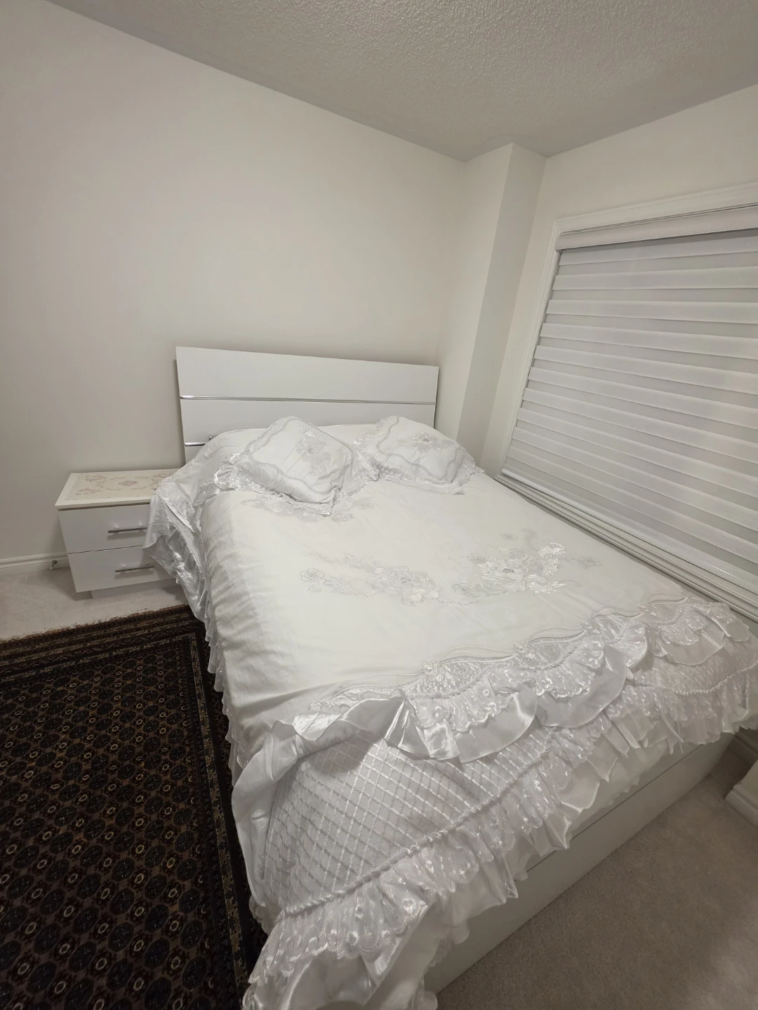 QUEEN SIZE BEDROOM SET FOR SALE !!! - photo 2