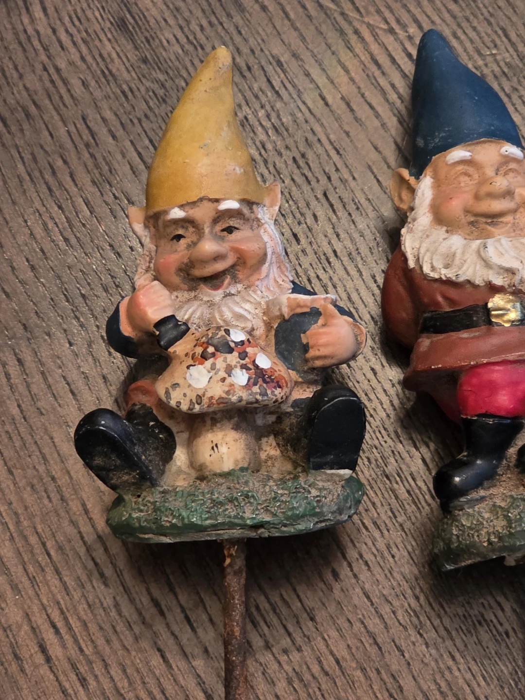 2 Vintage Garden Gnomes - photo 2