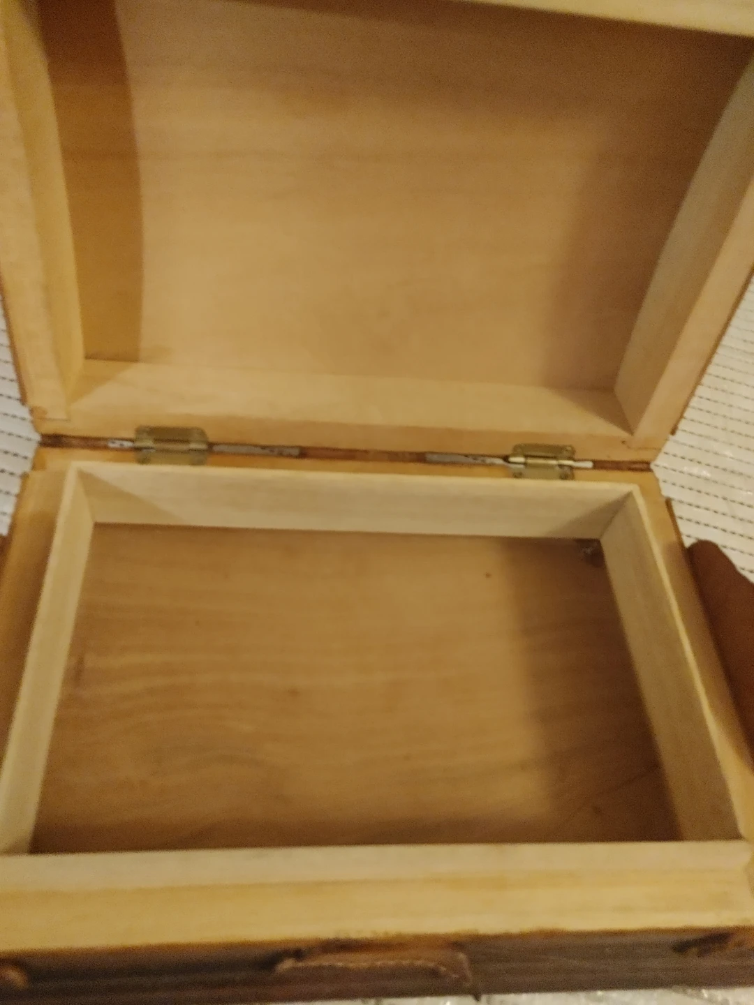 Vintage Wooden Trinket Box with Leather Embossing - photo 2