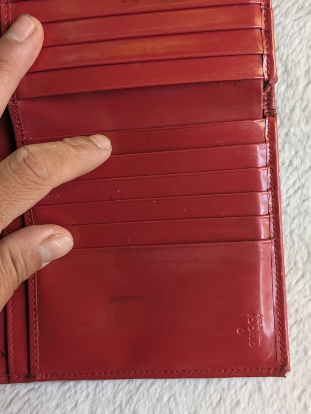 Gucci Red Patent Leather Bifold Wallet - photo 4