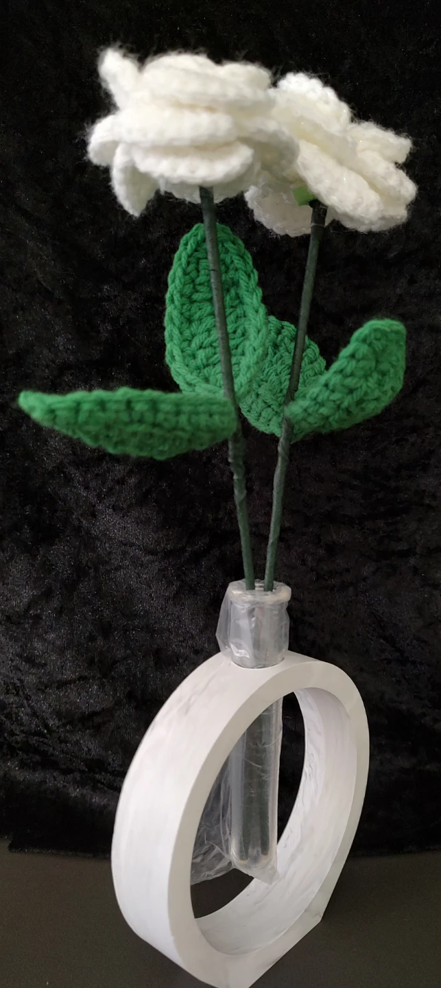 Modern minimalist vase with crocheted flowers - photo 2