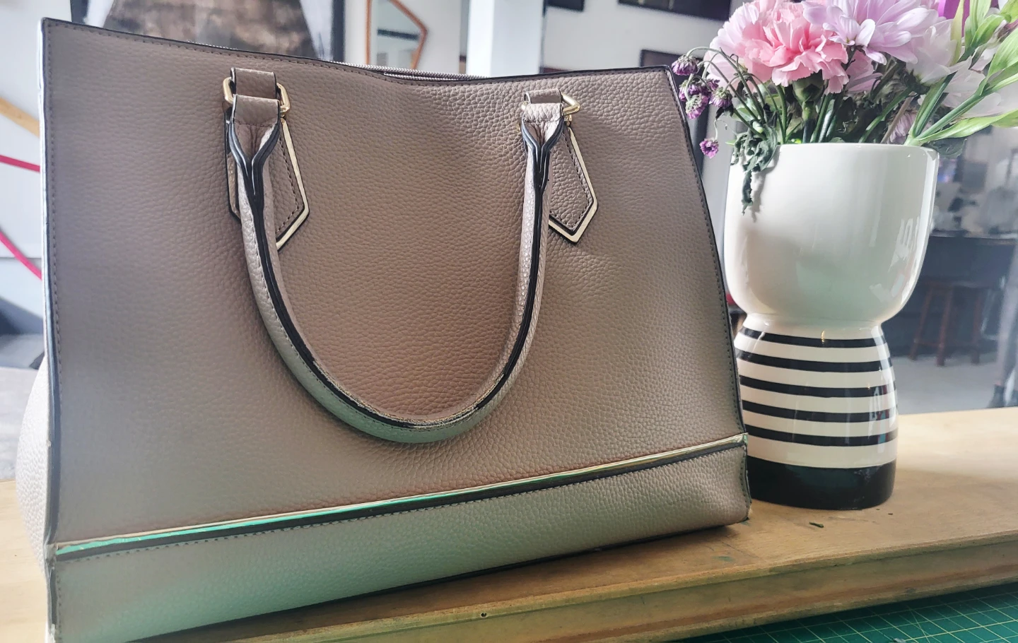 Lily & Ivy Taupe Faux Leather Satchel Handbag - photo 2