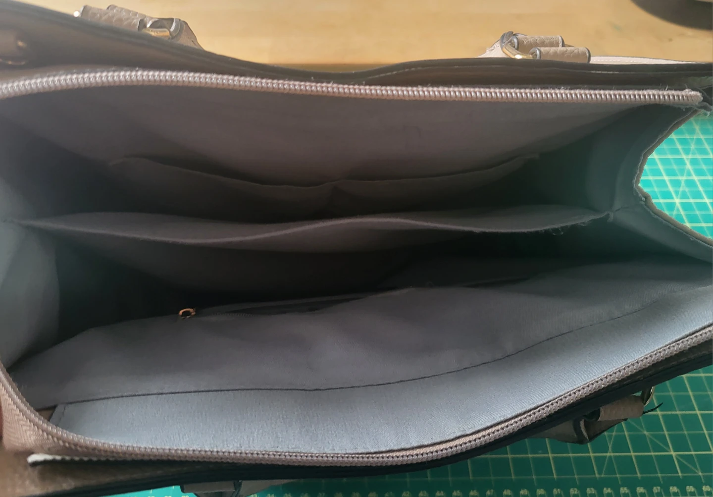 Lily & Ivy Taupe Faux Leather Satchel Handbag - photo 3