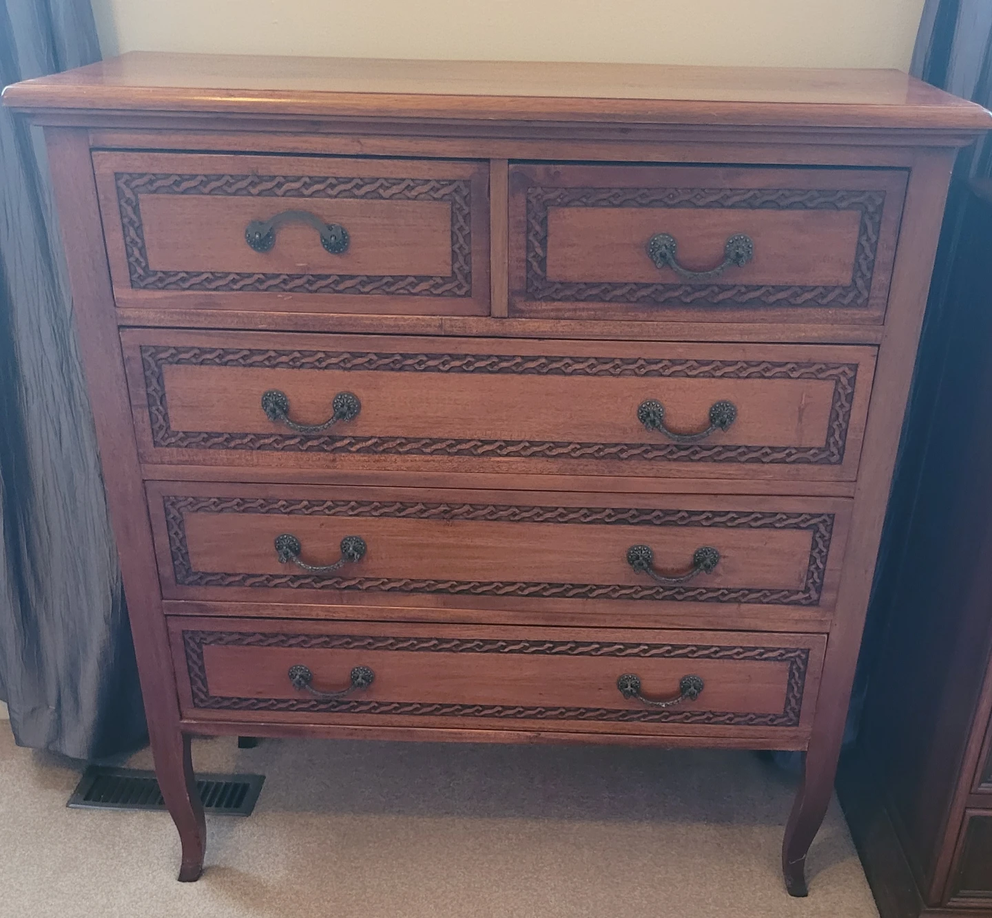 Wooden Dresser with 6 Drawers
