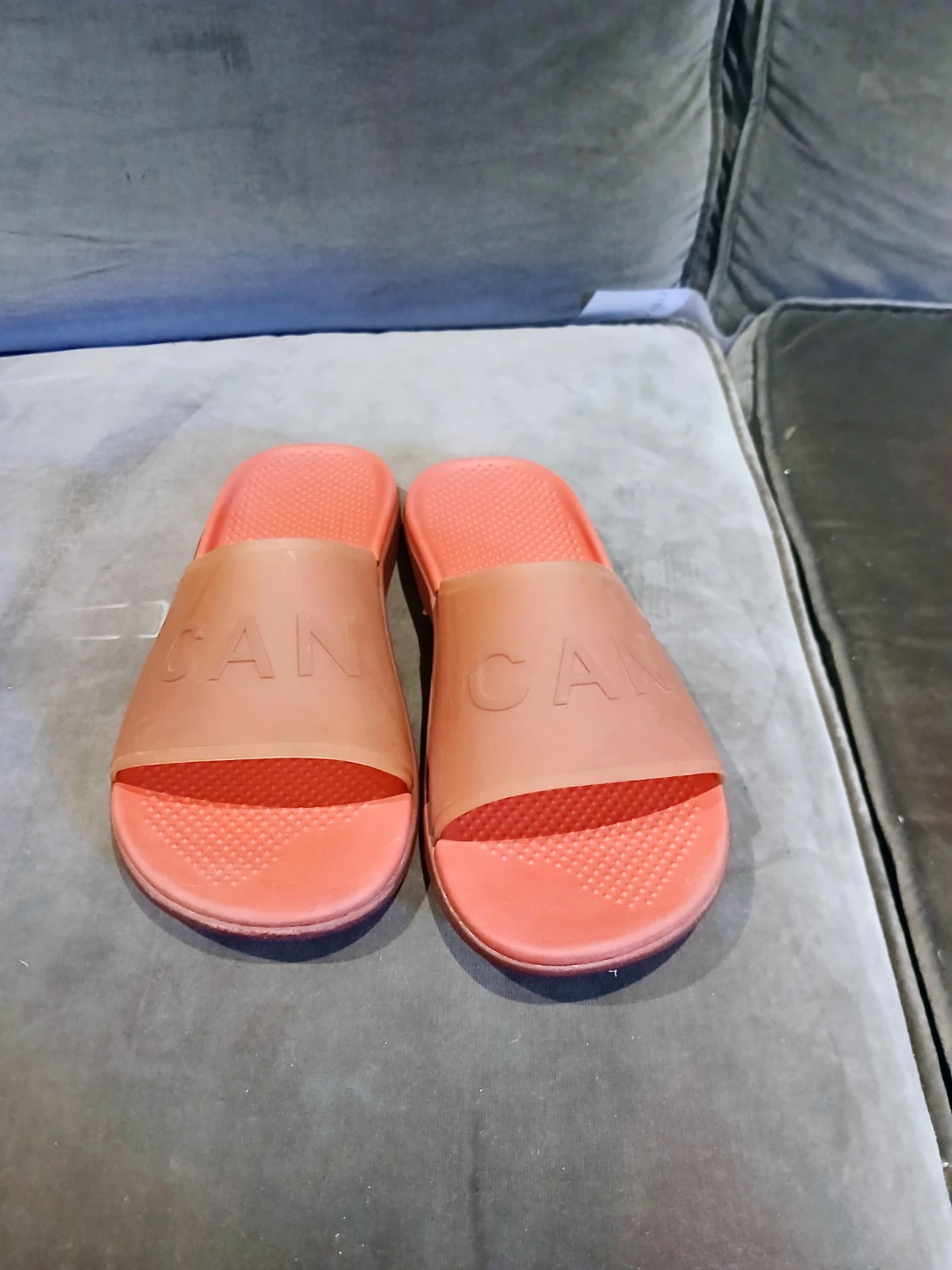 Lululemon Size 7 Women Slippers - photo 2