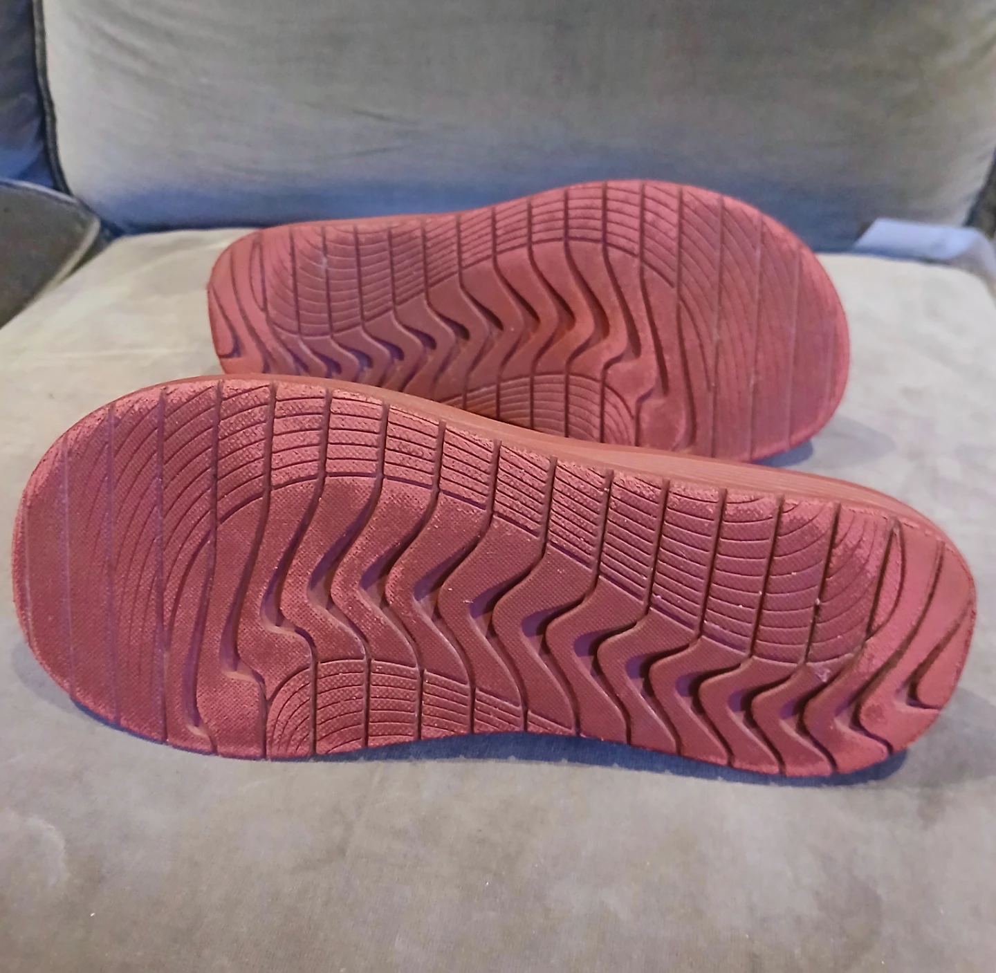 Lululemon Size 7 Women Slippers - photo 3
