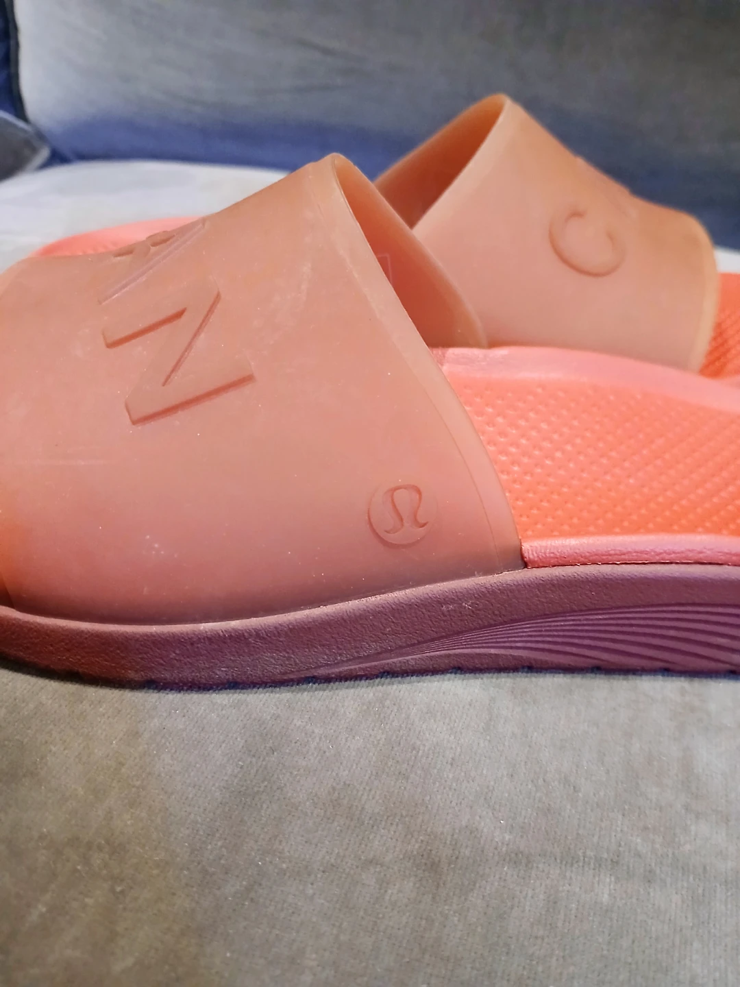 Lululemon Size 7 Women Slippers - photo 4