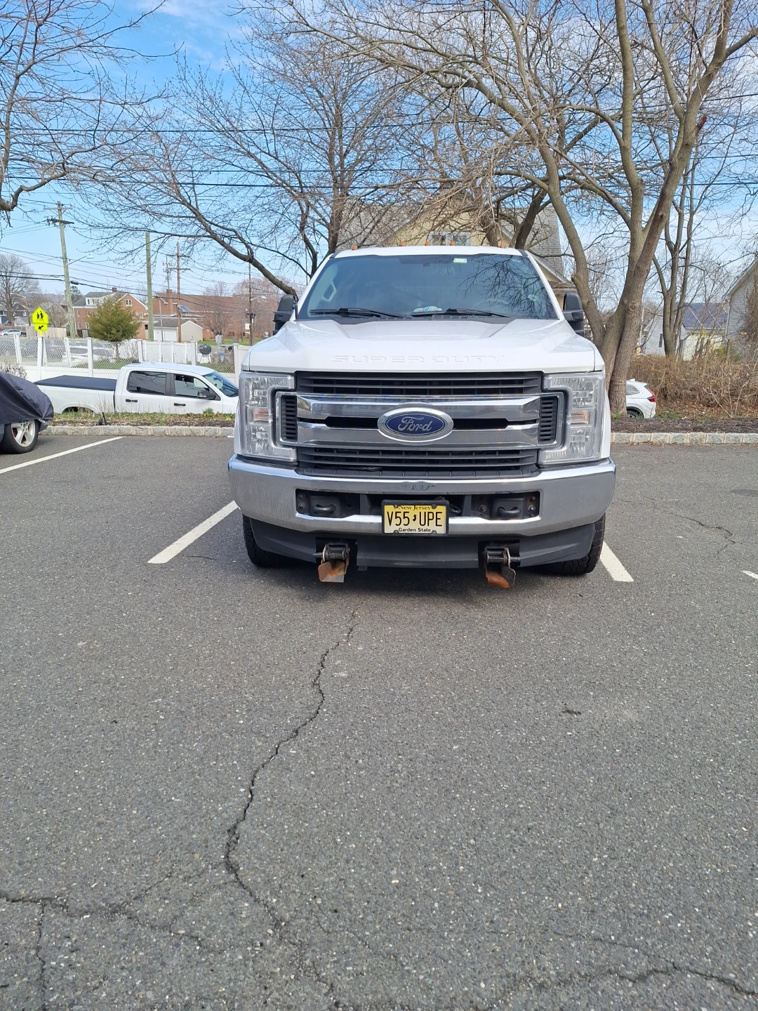 White Ford F-350 Super Duty Crew Cab Pickup Truck - photo 4