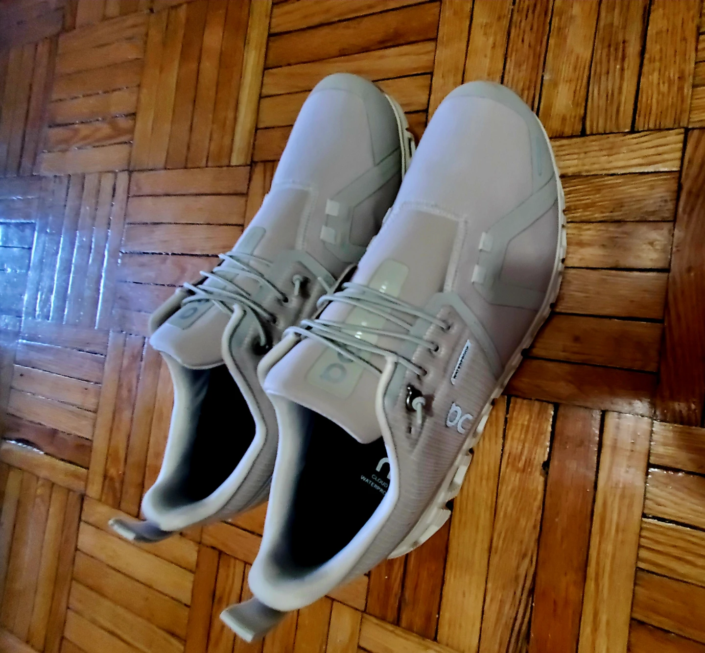 On Cloud Waterproof Running Shoes - photo 2