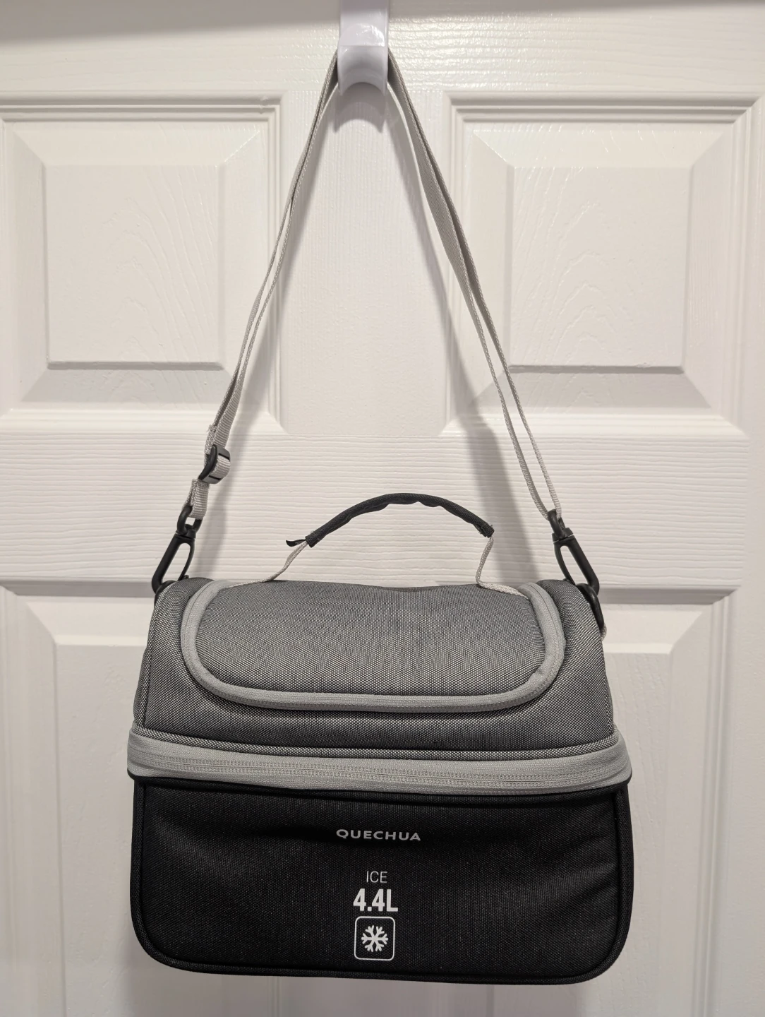 EUC - Quechua 4.4L Lunch Box