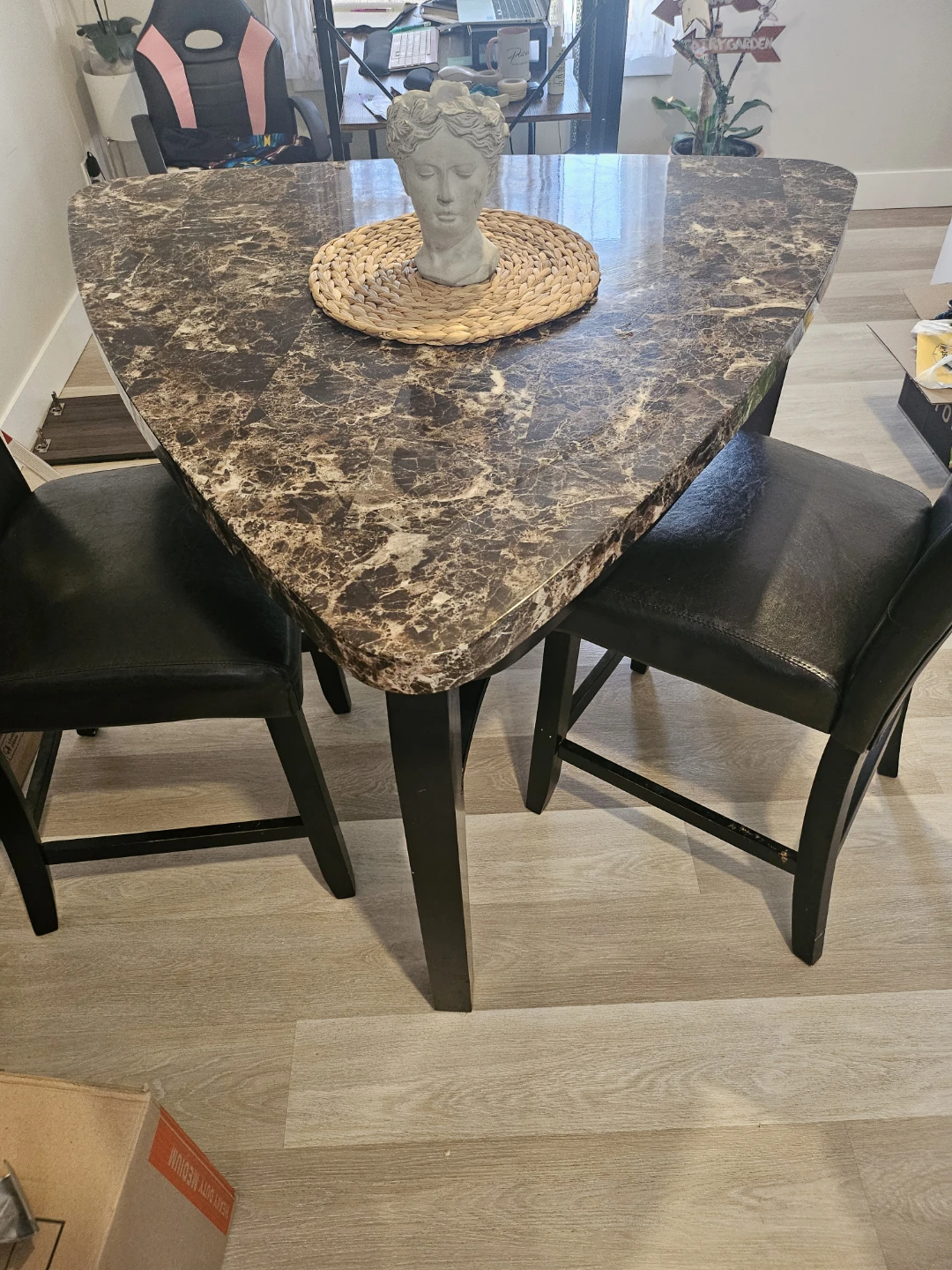 Dining table set