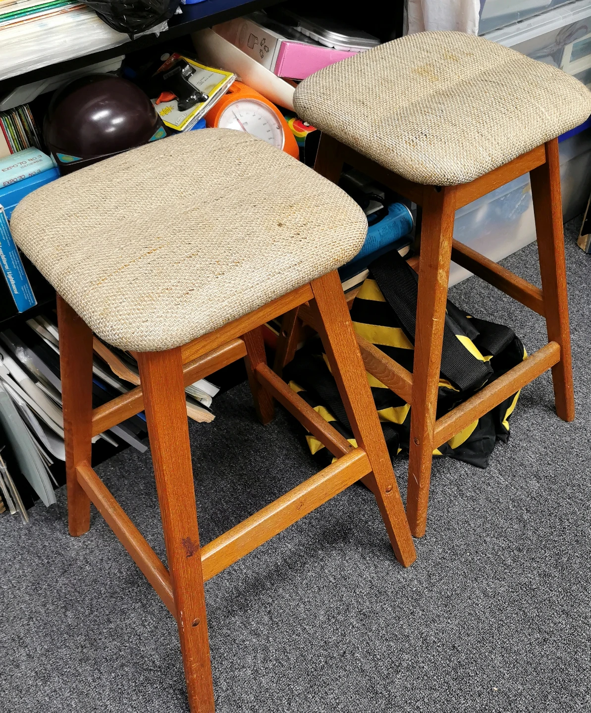 Set of 2 Wooden Bar Stools