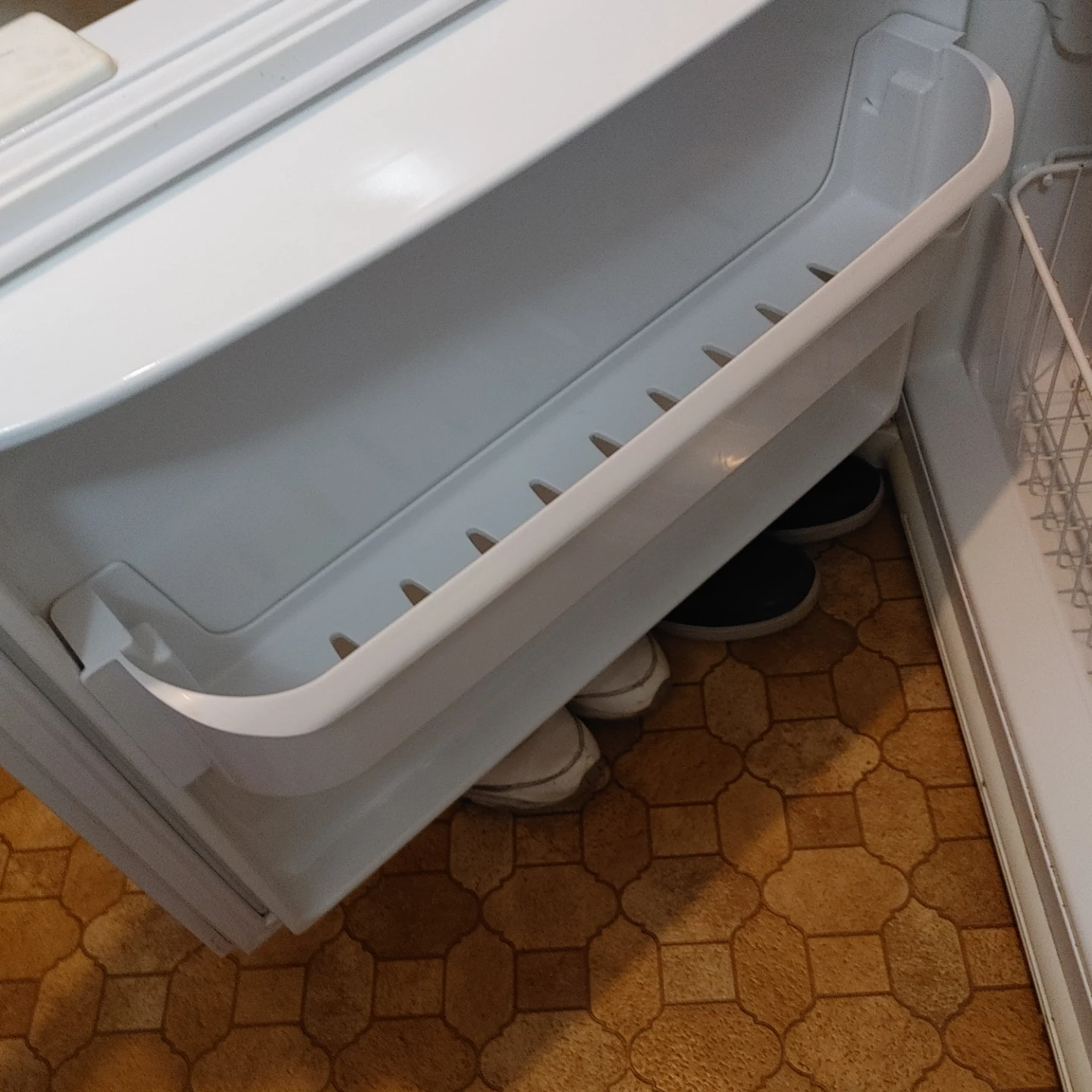White Upright Refrigerator - photo 5