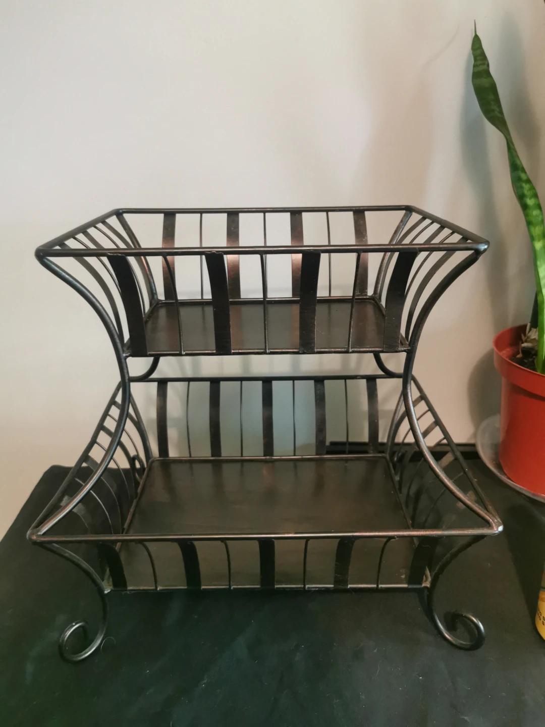 2-Tier Metal Basket Stand