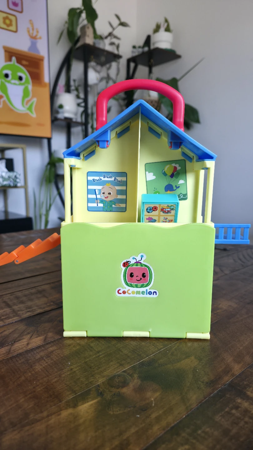 Cocomelon playhouse toy