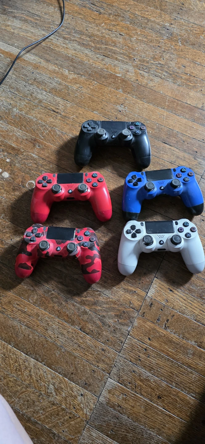 PlayStation 4 Controllers and Console - photo 2