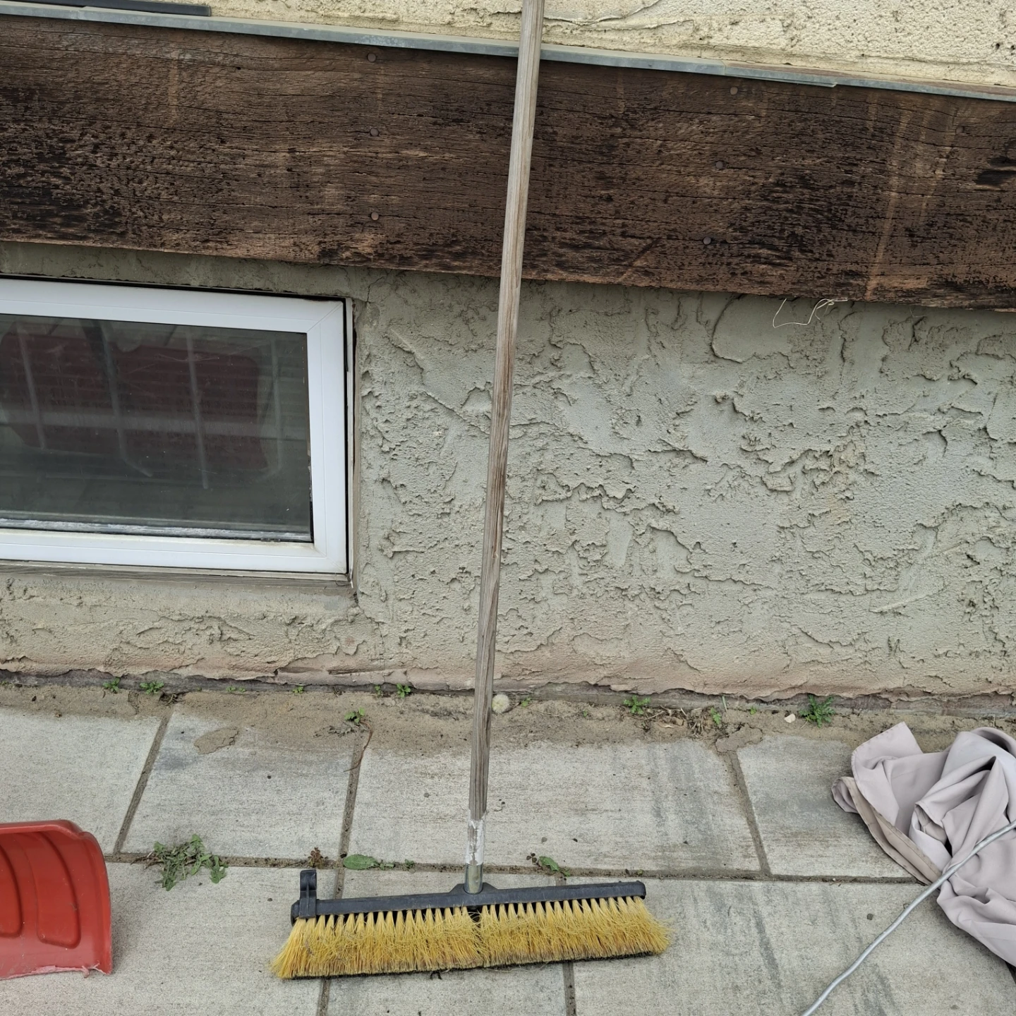Outdoor Broom with Wooden Handle *minor wear*