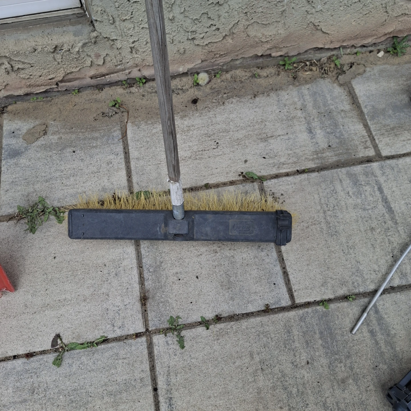 Outdoor Broom with Wooden Handle *minor wear* - photo 3