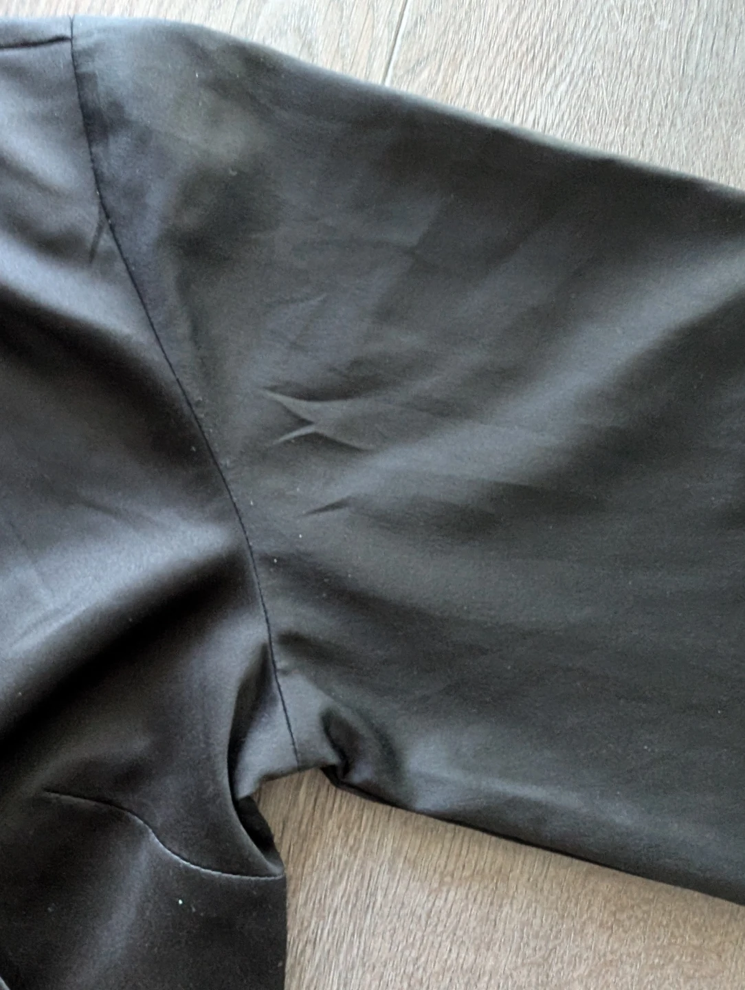 Dynamite Black Satin Tie Front Bell Sleeve Crop Top P/S - photo 2