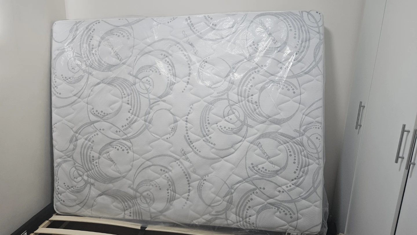 Queen Size Bed Frame with Mattress - photo 4