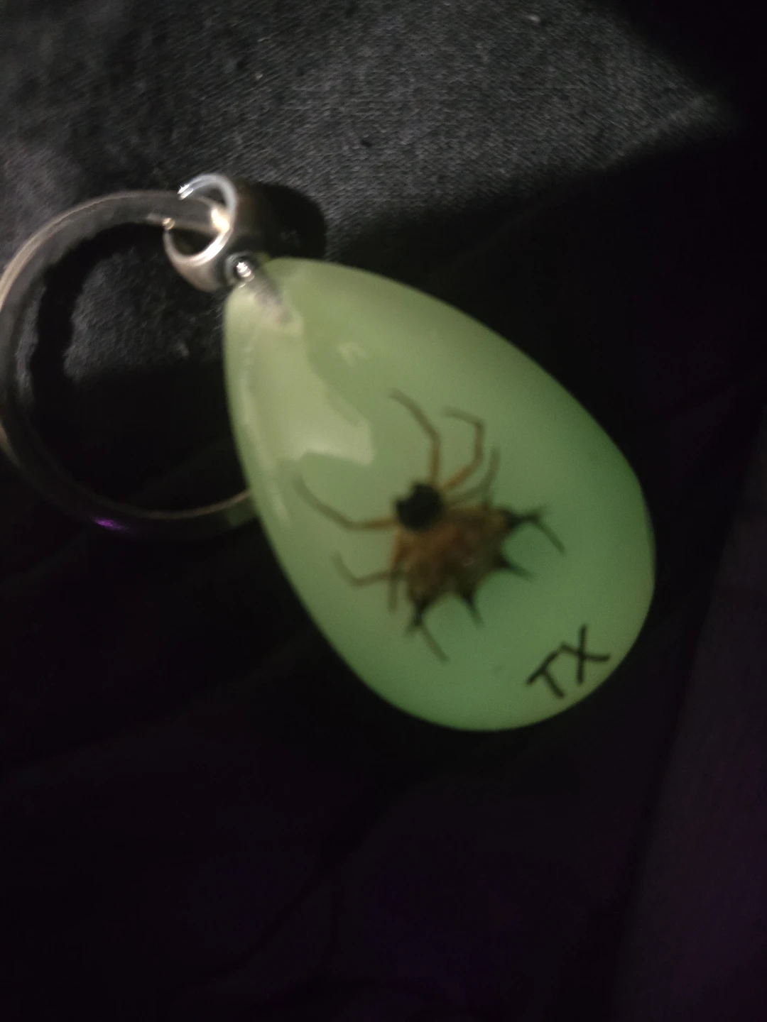 Spider in Resin  and glow in the dark Keychain. - photo 2
