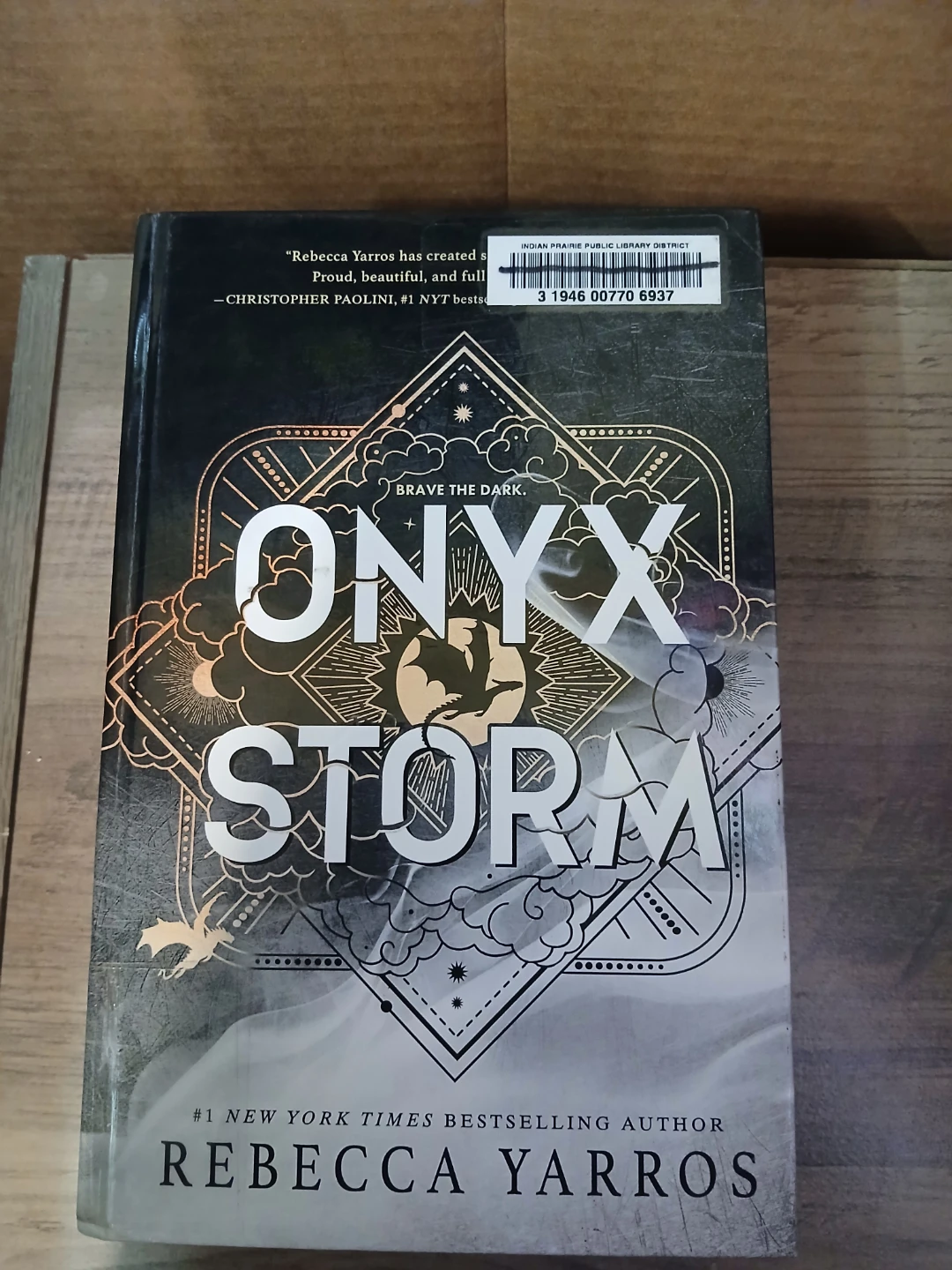 Onyx Storm by Rebecca Yarros (Large Print Edition) - photo 2