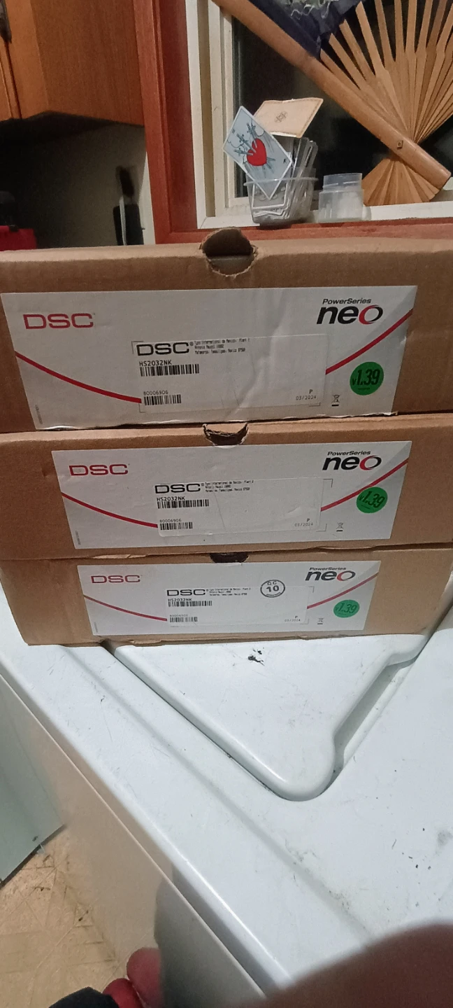DSC PowerSeries Neo Hardwired Keypad Security System Kit - photo 2