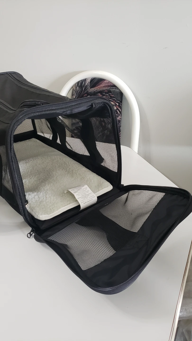 Amazon basics pet carrier - photo 3