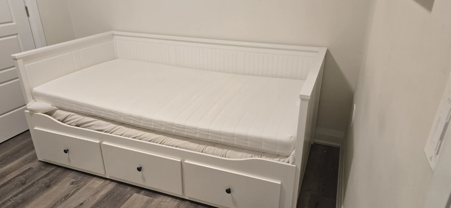 Ikea White Daybed with 3 Drawers and mattresses