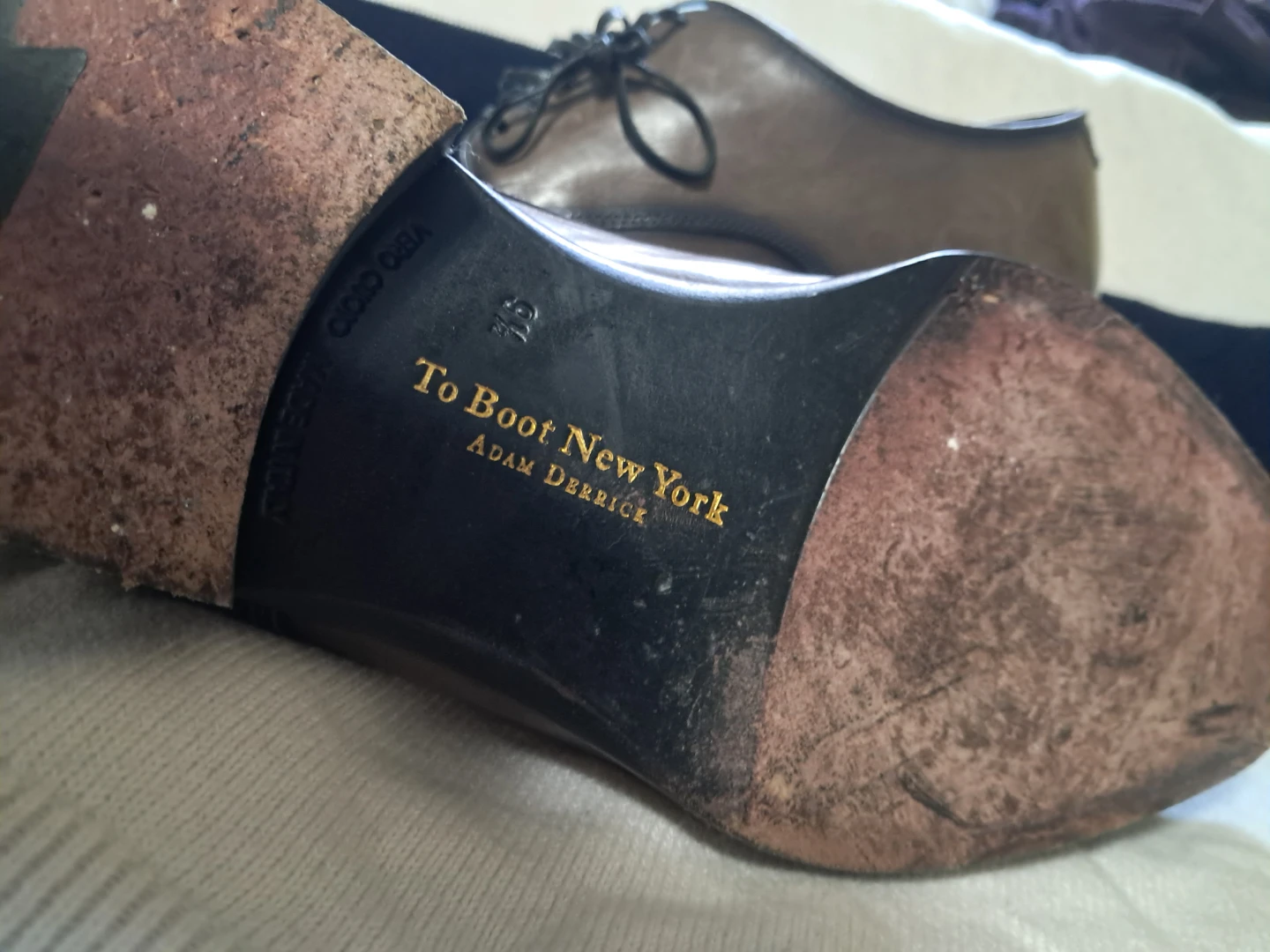 Italian-made Derby shoes in leather - photo 3