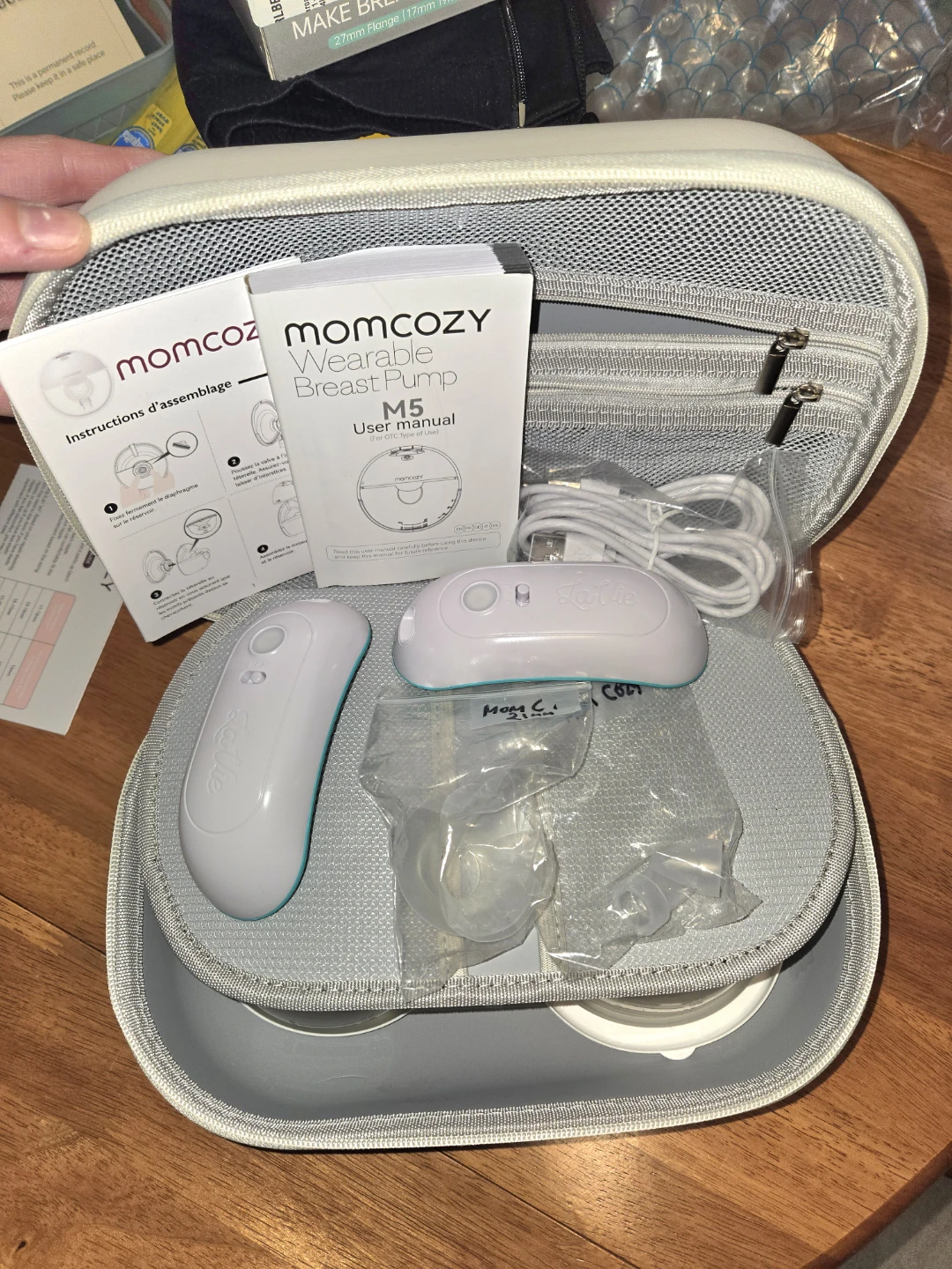 Momcozy M5 Wearable Electric Breast Pump - photo 3